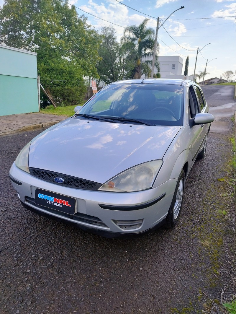FOCUS 1.6 GL 8V FLEX 4P MANUAL - 2009 - CAMPO BOM