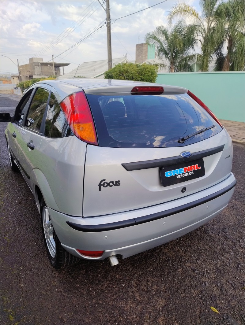 FOCUS 1.6 GL 8V FLEX 4P MANUAL - 2009 - CAMPO BOM