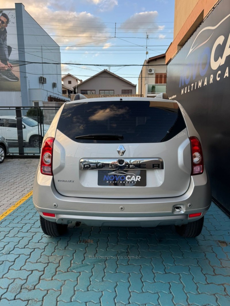DUSTER 1.6 DYNAMIQUE 4X2 16V FLEX 4P MANUAL - 2013 - ESTâNCIA VELHA