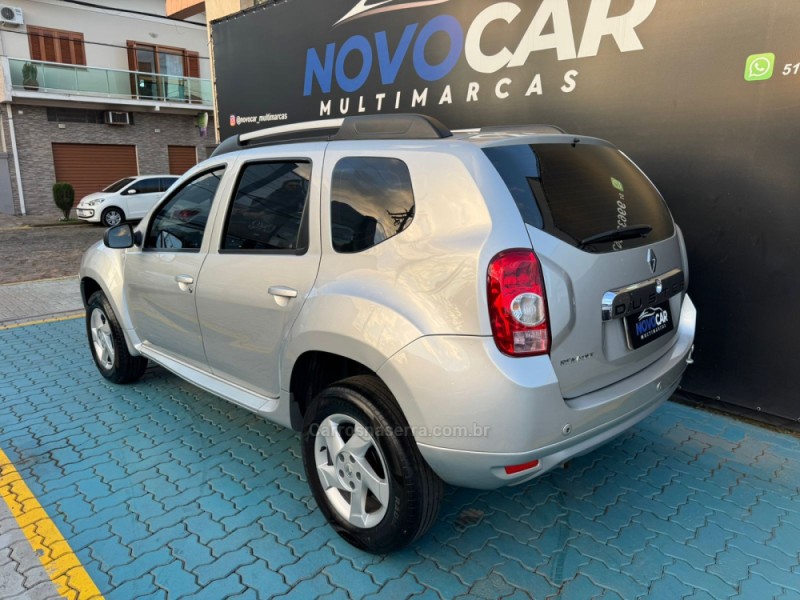 DUSTER 1.6 DYNAMIQUE 4X2 16V FLEX 4P MANUAL - 2013 - ESTâNCIA VELHA