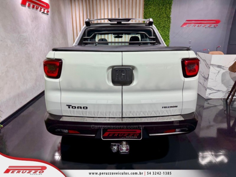 TORO 2.0 16V TURBO DIESEL FREEDOM MANUAL - 2018 - NOVA PRATA