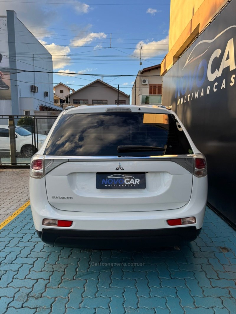 OUTLANDER 2.0 16V GASOLINA 4P AUTOMÁTICO - 2014 - ESTâNCIA VELHA