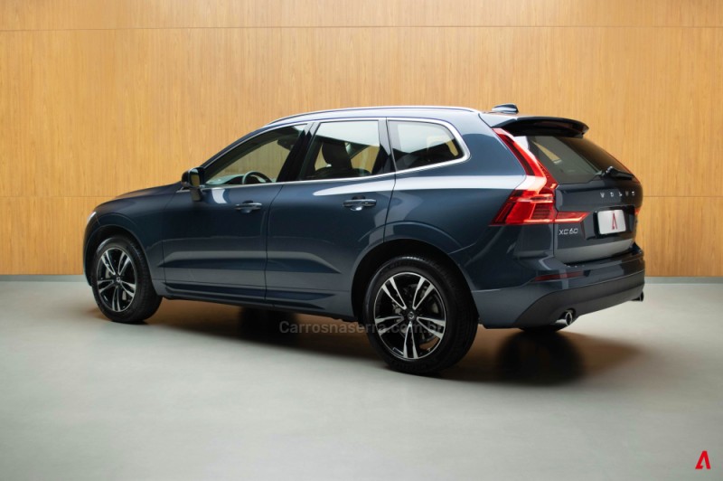 XC60 2.0 D5 MOMENTUM AWD DIESEL 4P AUTOMÁTICO - 2020 - GARIBALDI