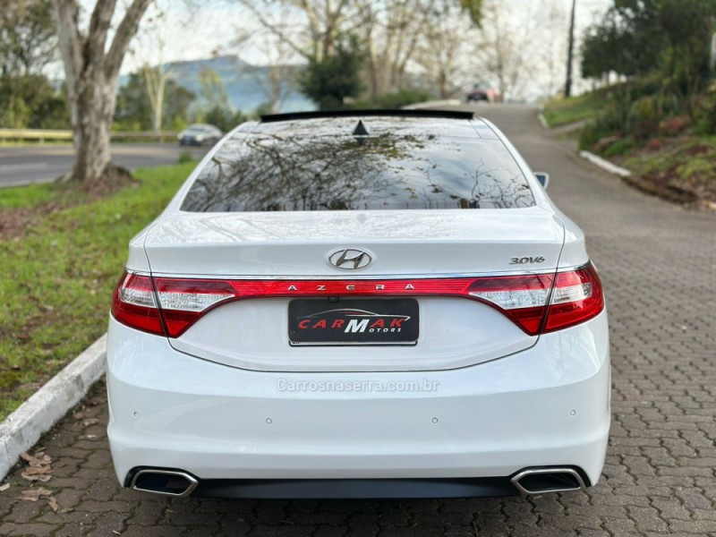 AZERA 3.0 MPFI GLS V6 24V GASOLINA 4P AUTOMÁTICO - 2015 - DOIS IRMãOS