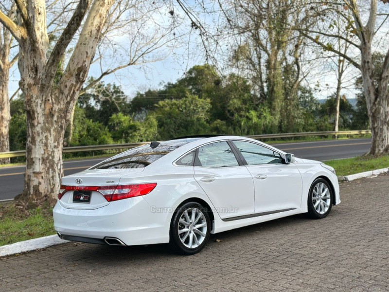 AZERA 3.0 MPFI GLS V6 24V GASOLINA 4P AUTOMÁTICO - 2015 - DOIS IRMãOS