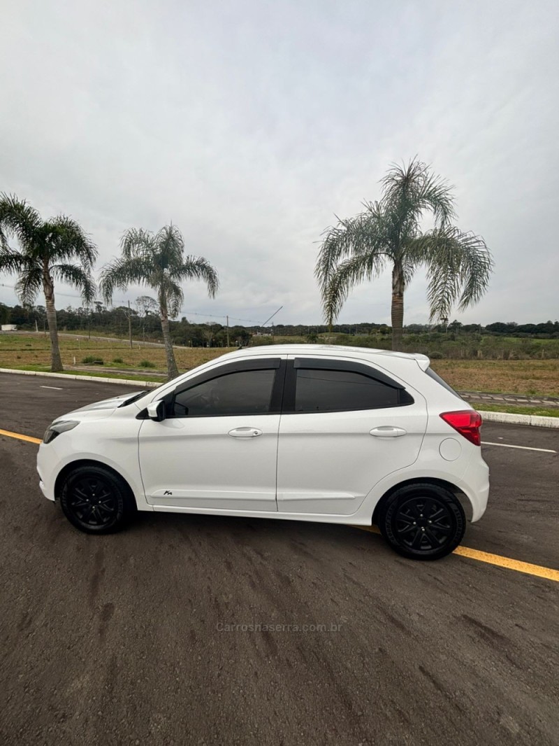 KA 1.0 SE 12V FLEX 4P MANUAL - 2017 - CARLOS BARBOSA