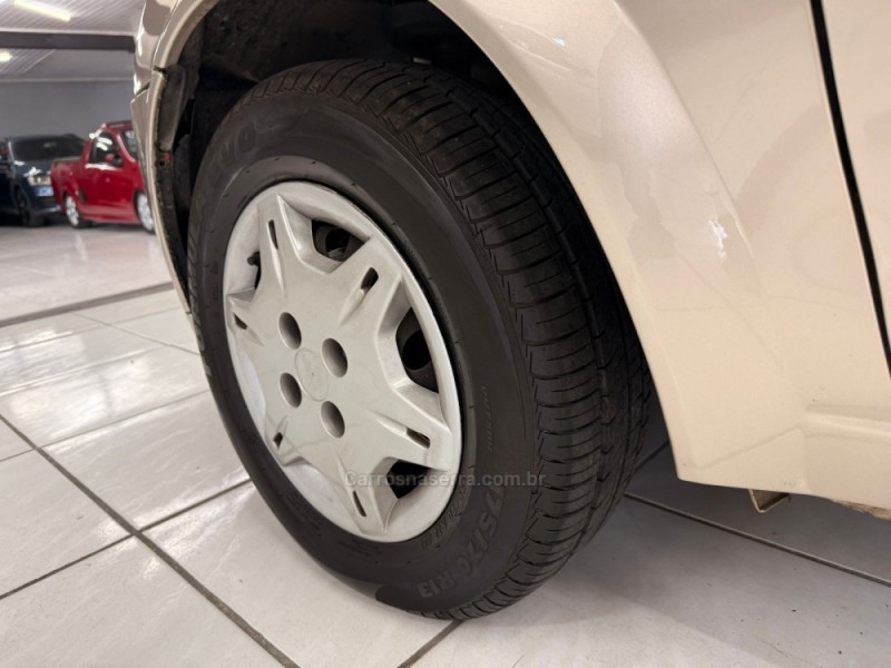 CORSA 1.0 MPFI CLASSIC SEDAN 8V GASOLINA 4P MANUAL - 2013 - CAXIAS DO SUL