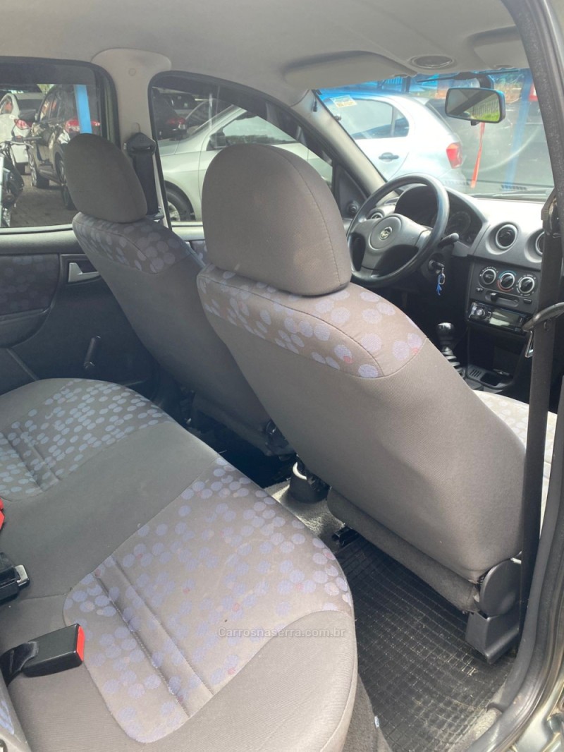 PRISMA 1.0 MPFI VHCE JOY 8V FLEX 4P MANUAL - 2011 - CANELA