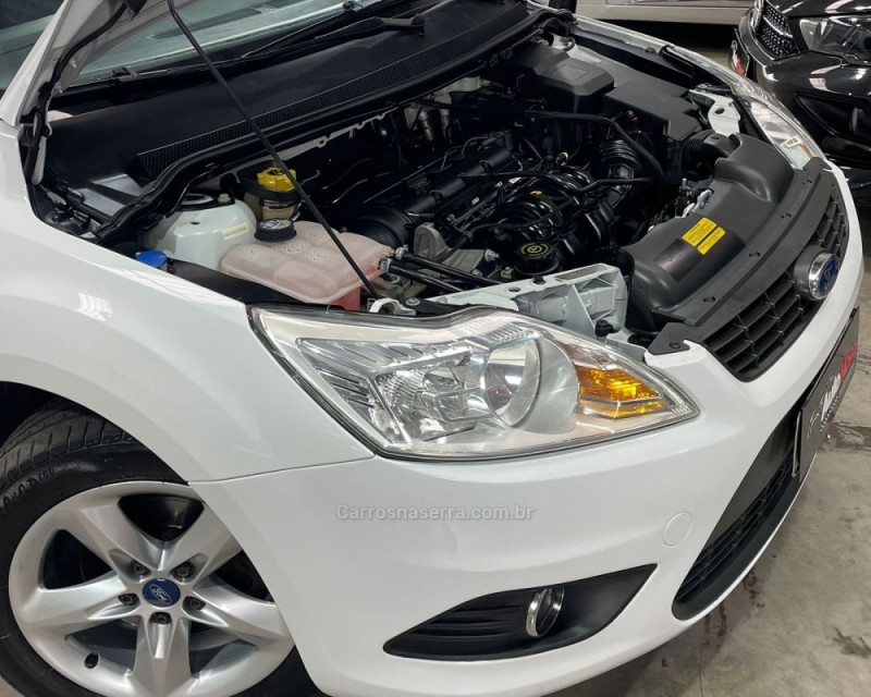 FOCUS 1.6 8V FLEX 4P MANUAL - 2012 - VACARIA