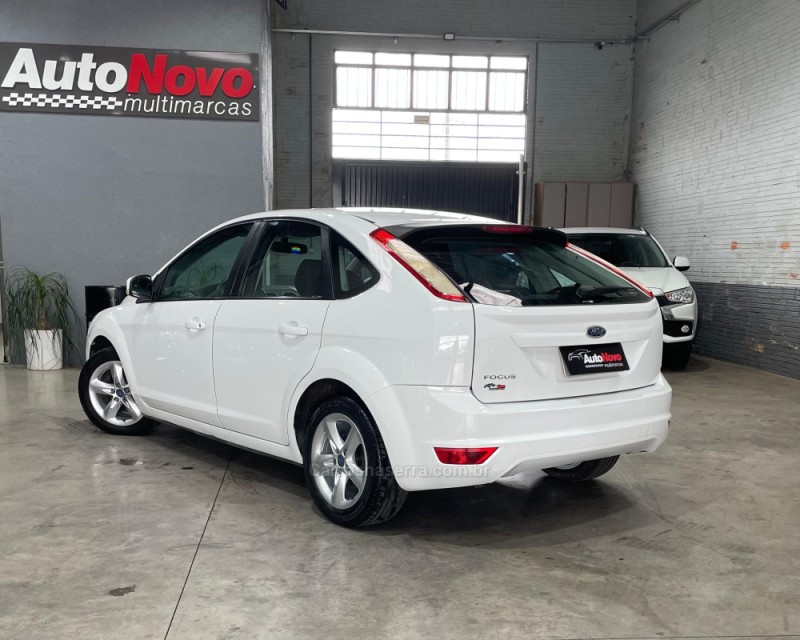 FOCUS 1.6 8V FLEX 4P MANUAL - 2012 - VACARIA