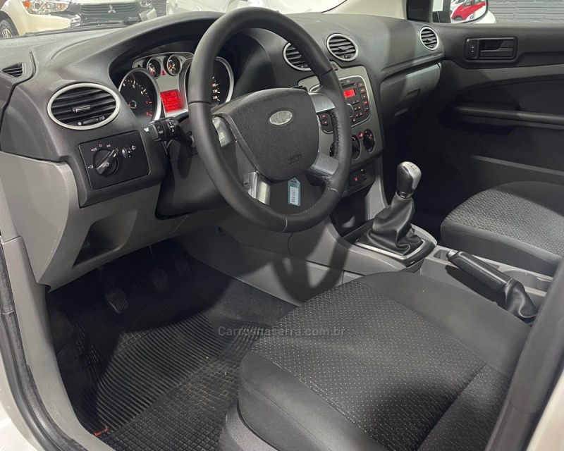 FOCUS 1.6 8V FLEX 4P MANUAL - 2012 - VACARIA