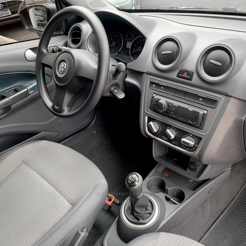VOYAGE 1.0 MI 8V FLEX 4P MANUAL - 2013 - FLORES DA CUNHA