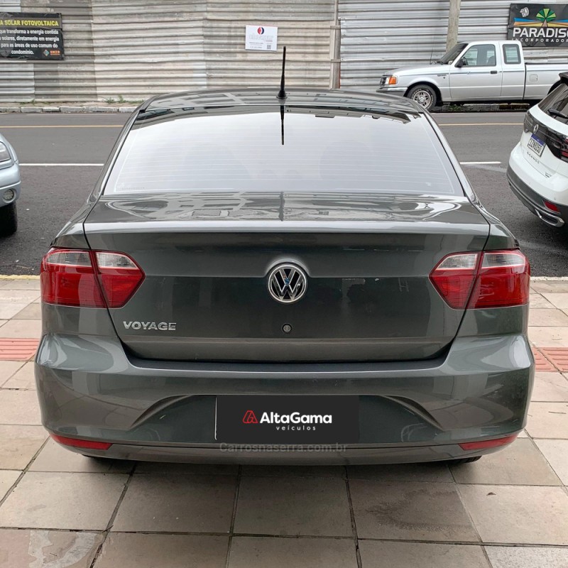 VOYAGE 1.0 MI 8V FLEX 4P MANUAL - 2013 - FLORES DA CUNHA