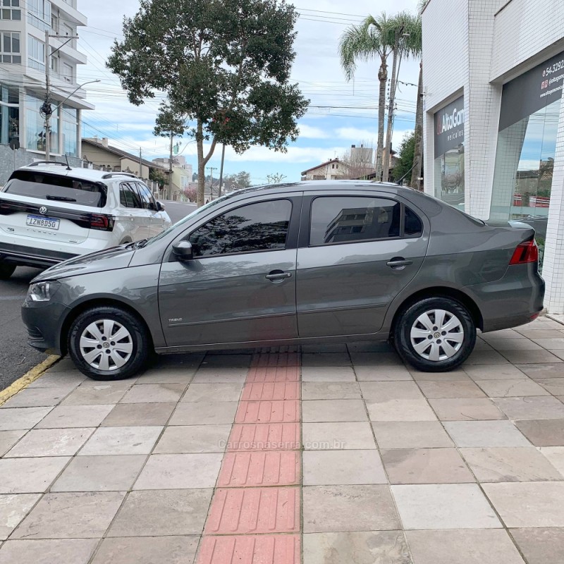 VOYAGE 1.0 MI 8V FLEX 4P MANUAL - 2013 - FLORES DA CUNHA