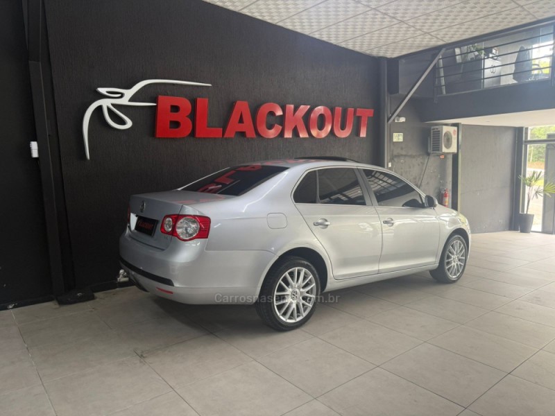 JETTA 2.5 I 20V 150CV GASOLINA 4P TIPTRONIC - 2007 - CAMPO BOM