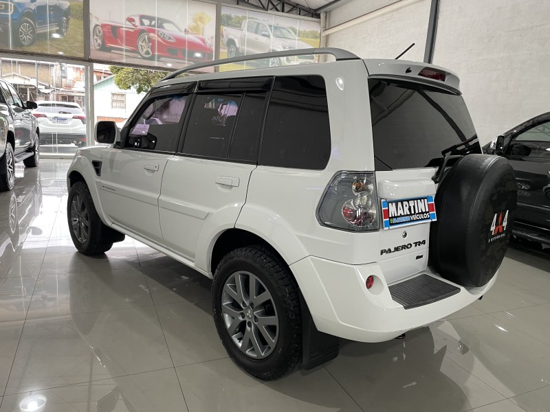 PAJERO TR4 2.0 4X2 16V 140CV FLEX 4P AUTOMÁTICO - 2014 - CAXIAS DO SUL