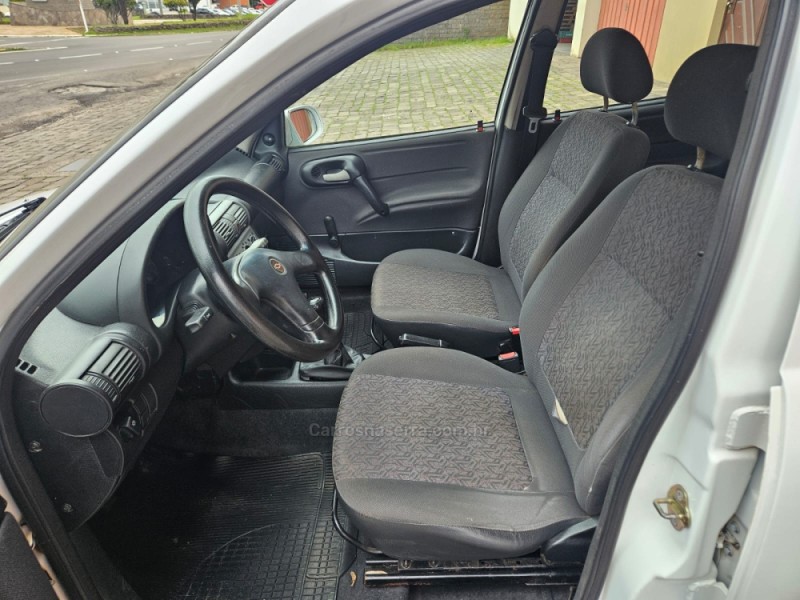 CORSA 1.6 MPFI CLASSIC SEDAN 8V GASOLINA 4P MANUAL - 2007 - VERANóPOLIS
