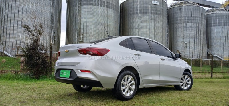 ONIX 1.0	LT PLUS 8V TURBO FLEX 4P AUTOMÁTICO - 2023 - VACARIA