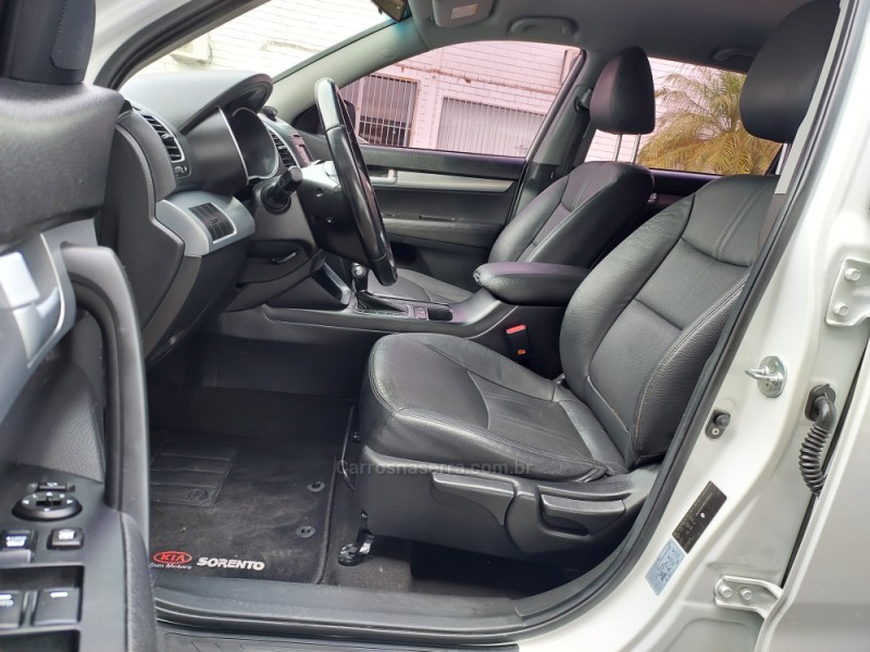 SORENTO 2.4 EX 4X2 16V GASOLINA 4P AUTOMÁTICO - 2014 - VENâNCIO AIRES