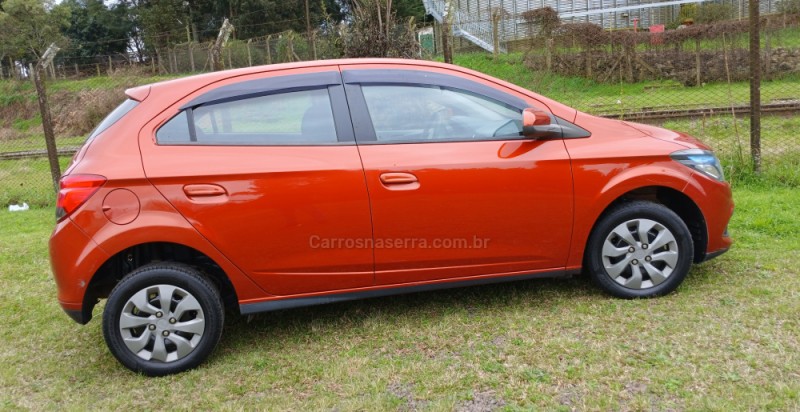 ONIX 1.4 MPFI LT 8V FLEX 4P MANUAL - 2013 - VACARIA