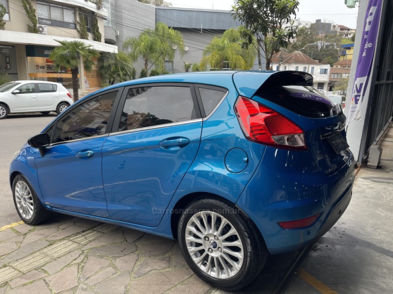 FIESTA 1.6 TITANIUM HATCH 16V FLEX 4P MANUAL - 2014 - BENTO GONçALVES