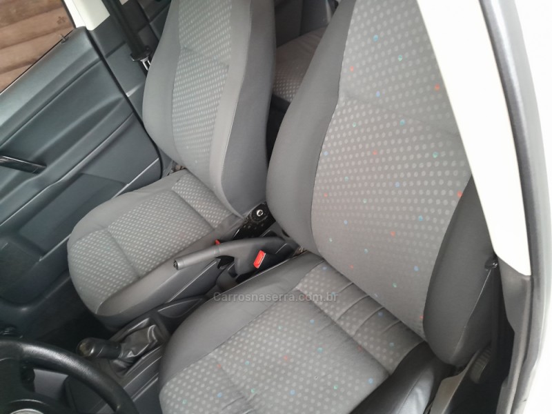 POLO 1.6 MI 8V FLEX 4P MANUAL - 2006 - VERANóPOLIS