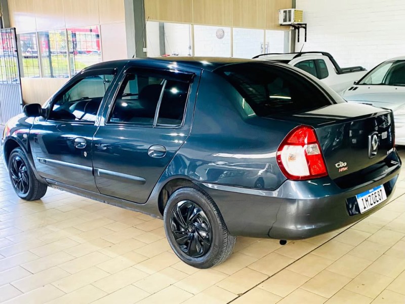 CLIO 1.0 EXPRESSION SEDAN 16V FLEX 4P MANUAL - 2006 - CAXIAS DO SUL
