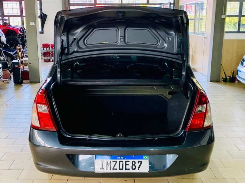 CLIO 1.0 EXPRESSION SEDAN 16V FLEX 4P MANUAL - 2006 - CAXIAS DO SUL