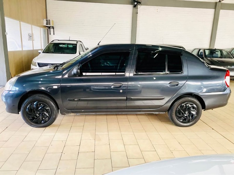CLIO 1.0 EXPRESSION SEDAN 16V FLEX 4P MANUAL - 2006 - CAXIAS DO SUL
