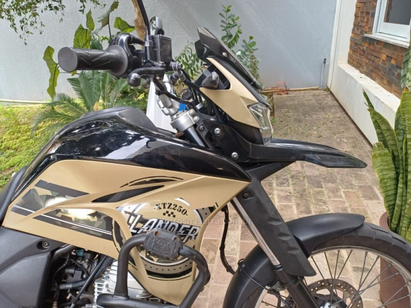 XTZ 250 LANDER - 2022 - PASSO FUNDO
