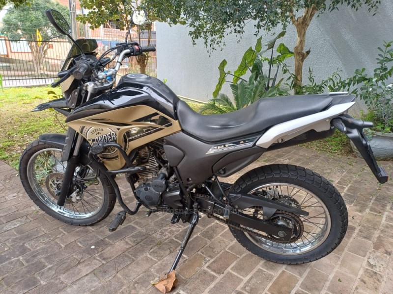 XTZ 250 LANDER - 2022 - PASSO FUNDO