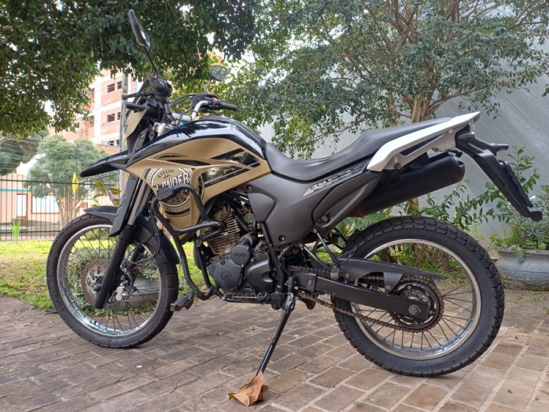 XTZ 250 LANDER - 2022 - PASSO FUNDO