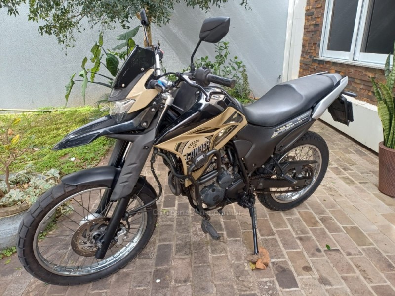 XTZ 250 LANDER - 2022 - PASSO FUNDO