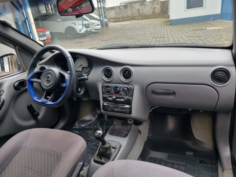 CELTA 1.0 MPFI 8V GASOLINA 2P MANUAL - 2001 - VACARIA