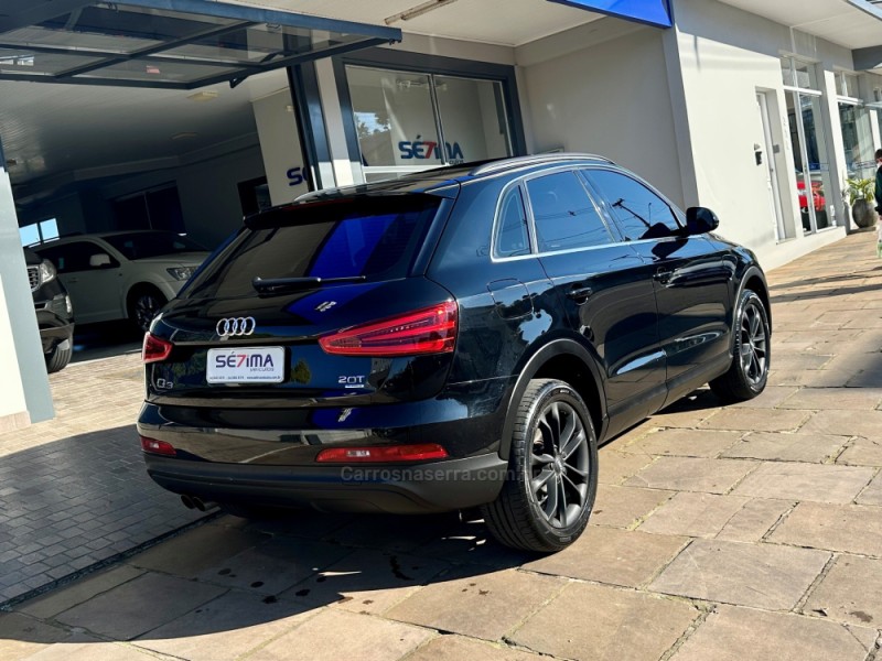 Q3 2.0 TFSI AMBIENTE QUATTRO 4P GASOLINA S TRONIC - 2015 - GUAPORé