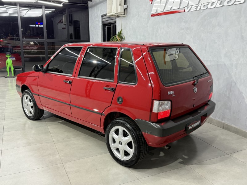 UNO 1.0 MPI MILLE FIRE ECONOMY 8V FLEX 4P MANUAL - 2011 - SAPIRANGA