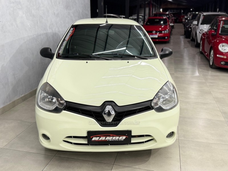 CLIO 1.0 EXPRESSION 16V FLEX 4P MANUAL - 2014 - SAPIRANGA