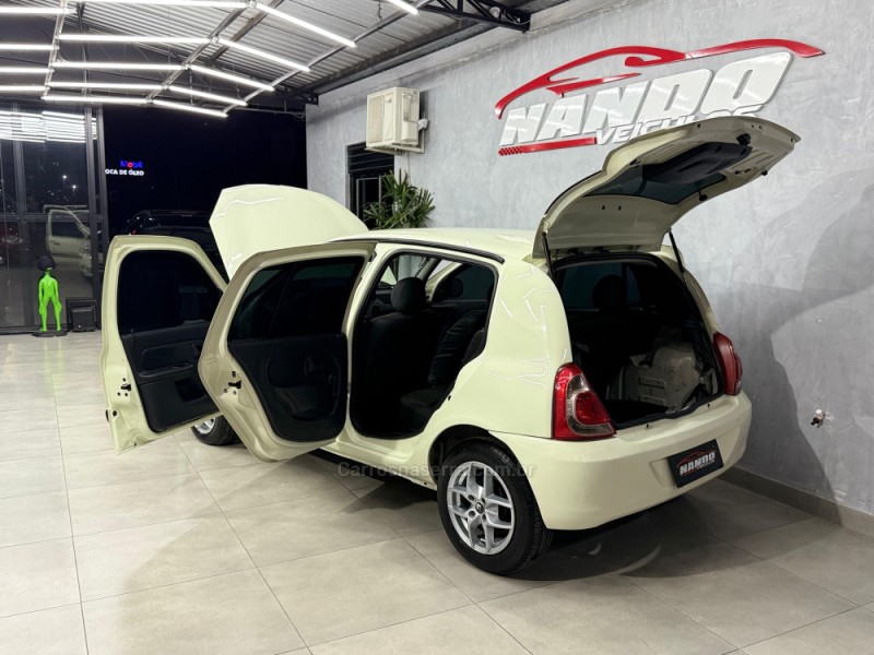 CLIO 1.0 EXPRESSION 16V FLEX 4P MANUAL - 2014 - SAPIRANGA