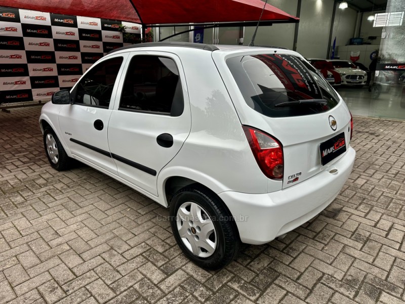 CELTA 1.0 MPFI SPIRIT 8V FLEX 4P MANUAL - 2011 - ESTâNCIA VELHA