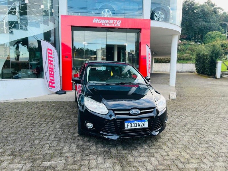 FOCUS 2.0 TITANIUM HATCH 16V FLEX 4P AUTOMÁTICO