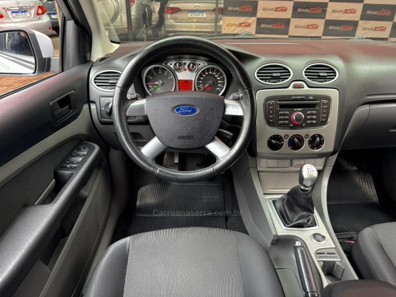 FOCUS 1.6 GLX 16V FLEX 4P MANUAL - 2013 - ESTâNCIA VELHA