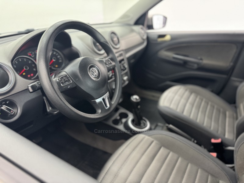 VOYAGE 1.6 MI COMFORTLINE 8V FLEX 4P MANUAL - 2013 - CARLOS BARBOSA
