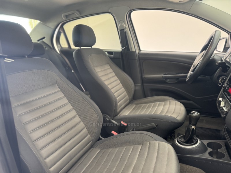 VOYAGE 1.6 MI COMFORTLINE 8V FLEX 4P MANUAL - 2013 - CARLOS BARBOSA