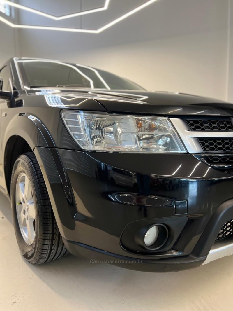 FREEMONT 2.4 EMOTION 16V GASOLINA 4P AUTOMÁTICO - 2012 - NOVO HAMBURGO