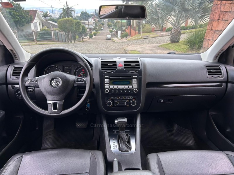 JETTA 2.5 I 20V 170CV GASOLINA 4P TIPTRONIC - 2010 - VENâNCIO AIRES