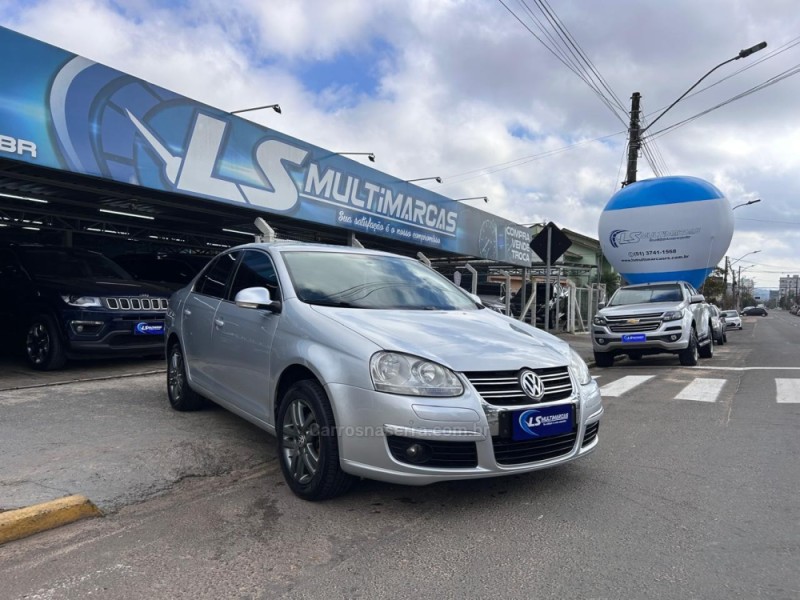 JETTA 2.5 I 20V 170CV GASOLINA 4P TIPTRONIC - 2010 - VENâNCIO AIRES