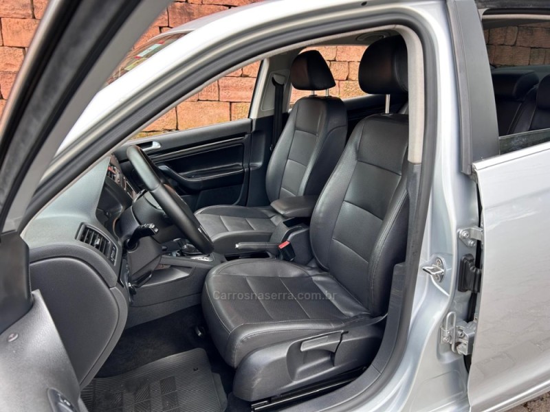 JETTA 2.5 I 20V 170CV GASOLINA 4P TIPTRONIC - 2010 - VENâNCIO AIRES