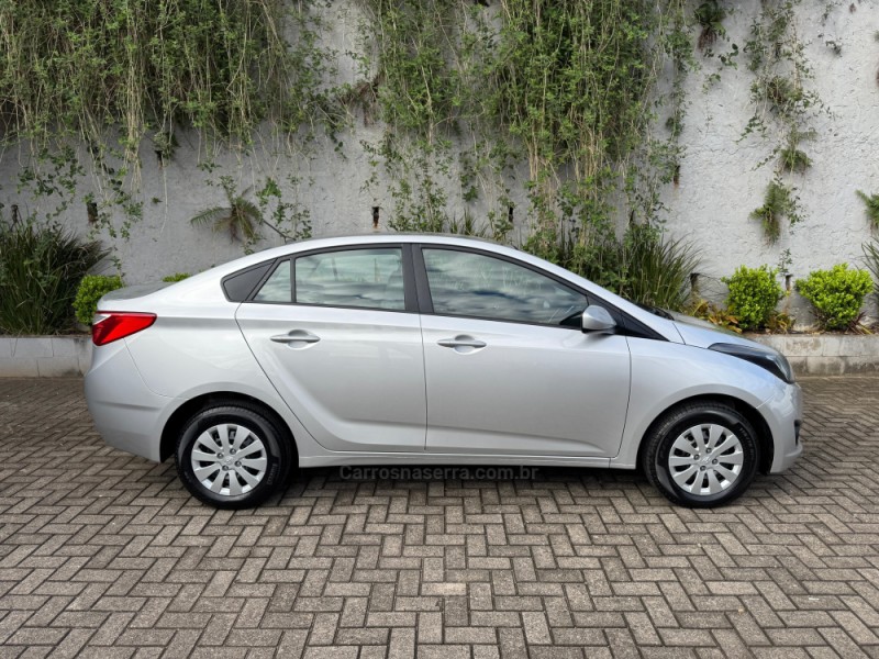 HB20S 1.6 COMFORT PLUS 16V FLEX 4P AUTOMÁTICO - 2015 - SAPIRANGA