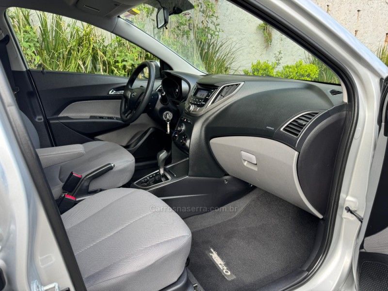 HB20S 1.6 COMFORT PLUS 16V FLEX 4P AUTOMÁTICO - 2015 - SAPIRANGA