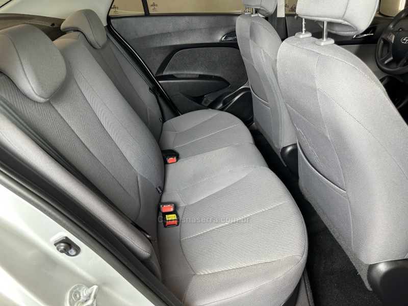 HB20S 1.6 COMFORT PLUS 16V FLEX 4P AUTOMÁTICO - 2015 - SAPIRANGA